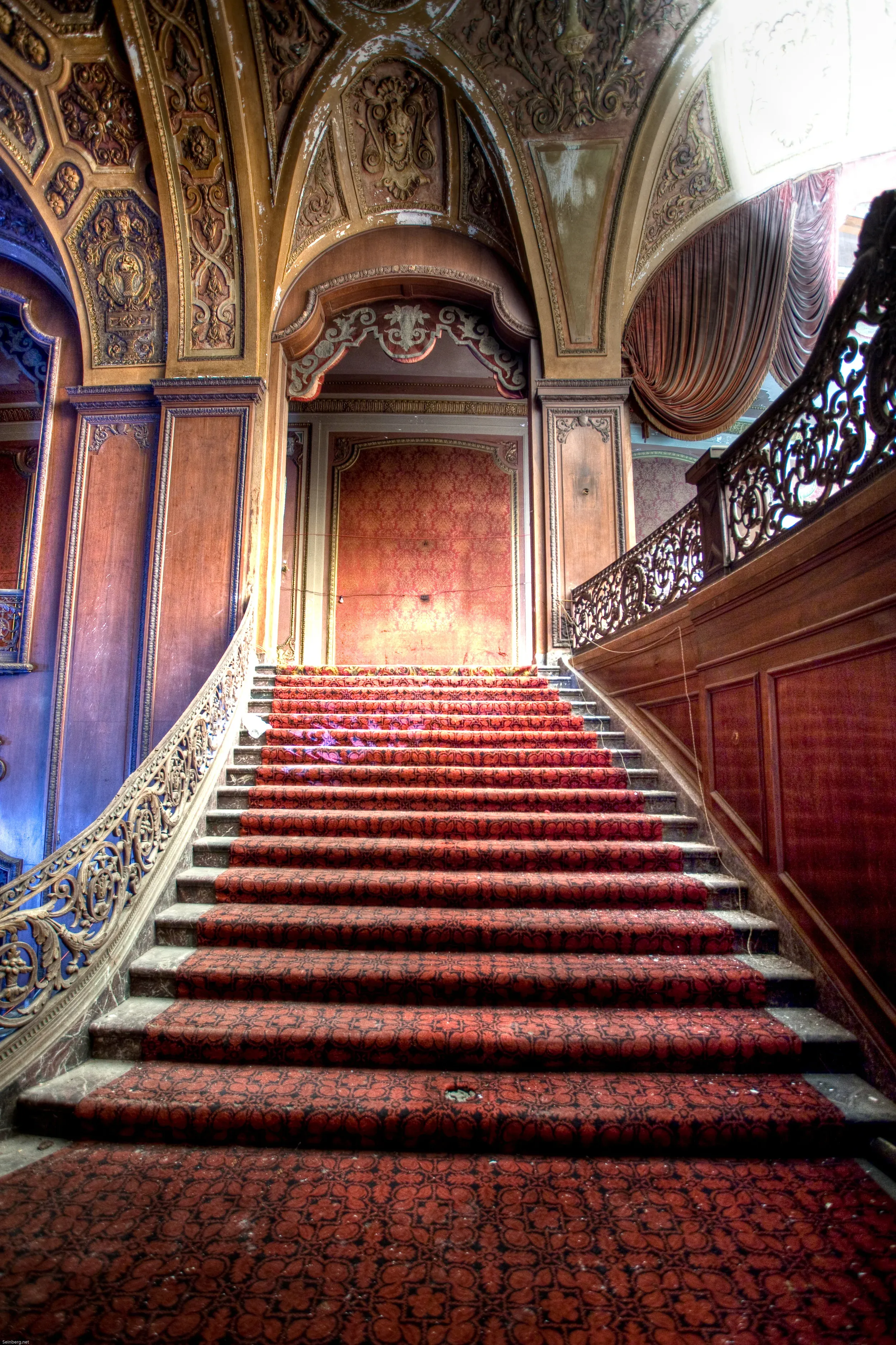 Kings Theatre stage area