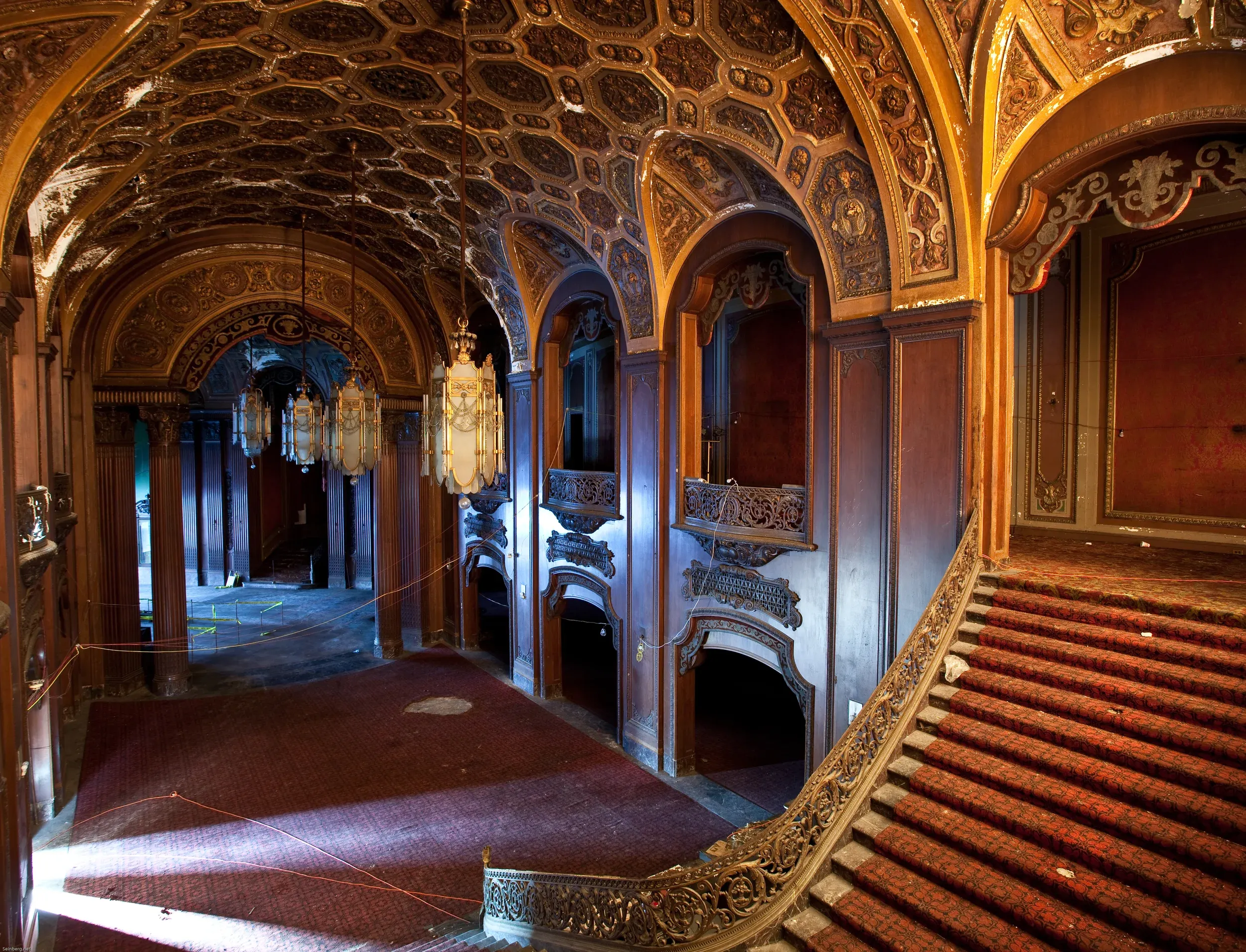 Kings Theatre column detail