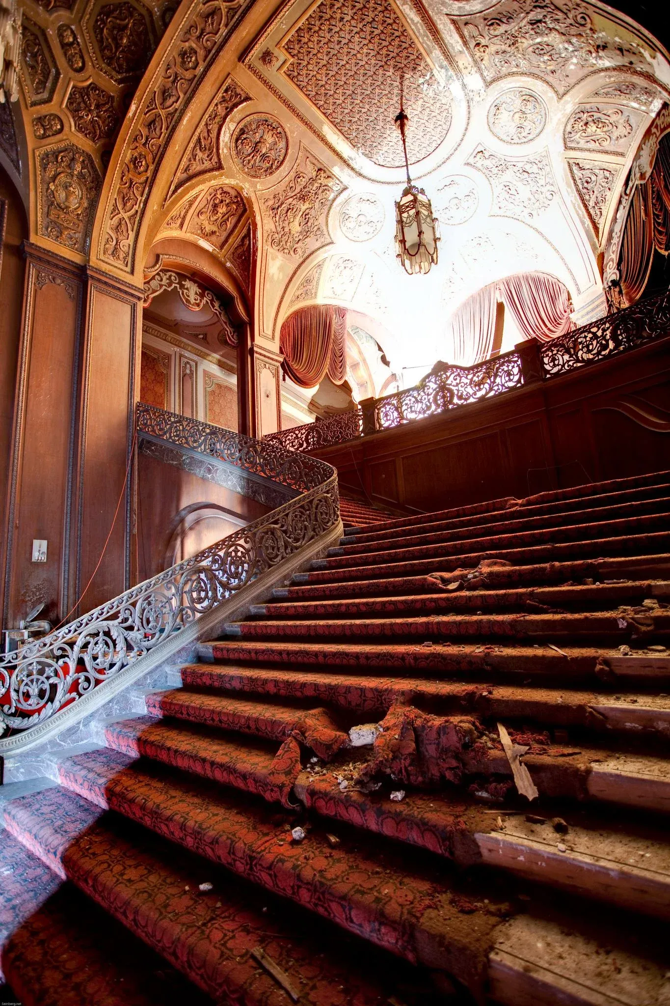 Kings Theatre ceiling